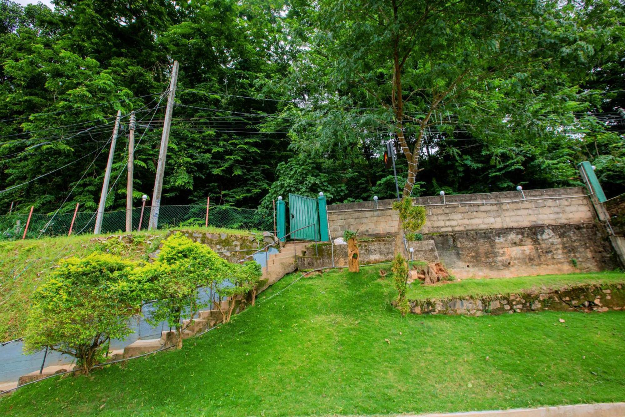 Sunbloom Inn Канди Экстерьер фото
