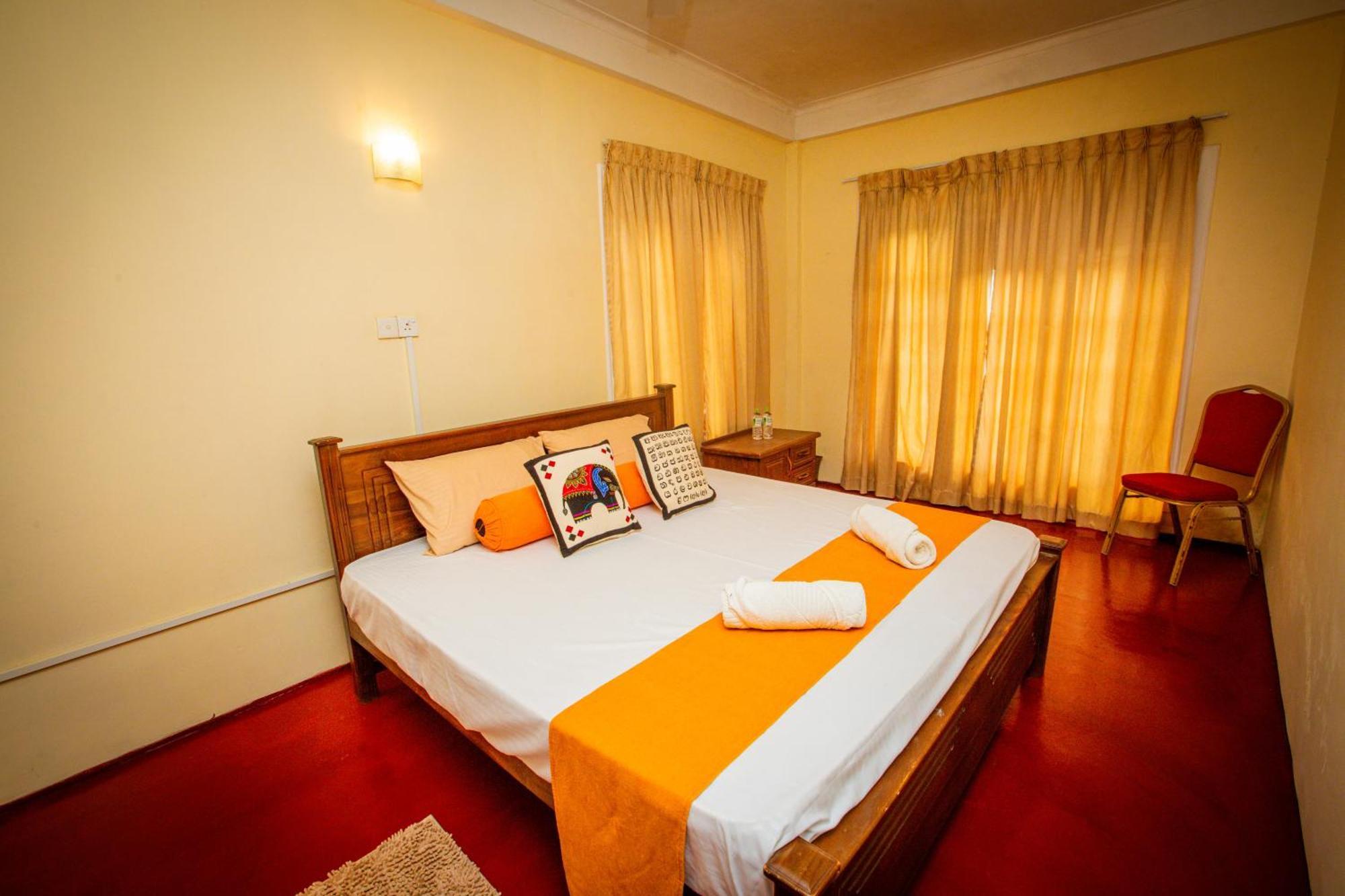 Sunbloom Inn Канди Экстерьер фото