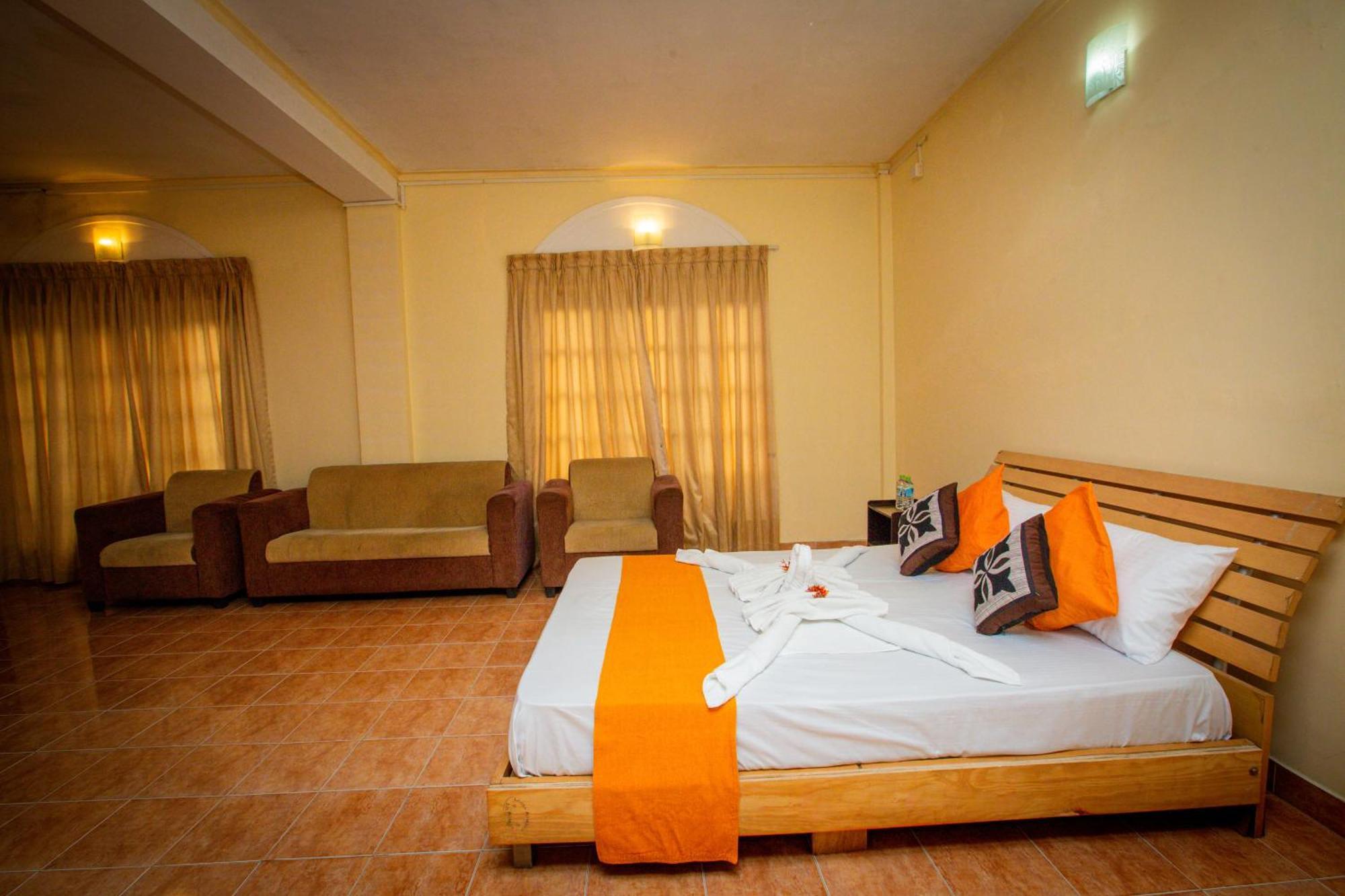 Sunbloom Inn Канди Экстерьер фото