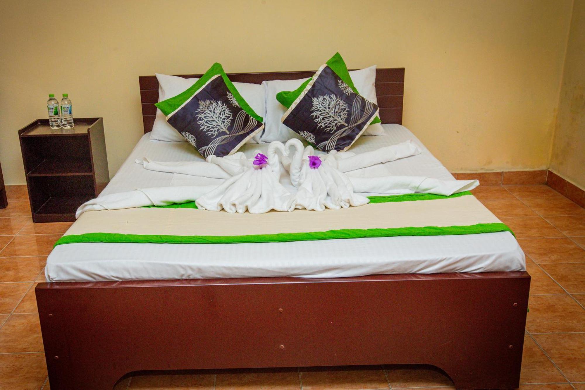 Sunbloom Inn Канди Экстерьер фото