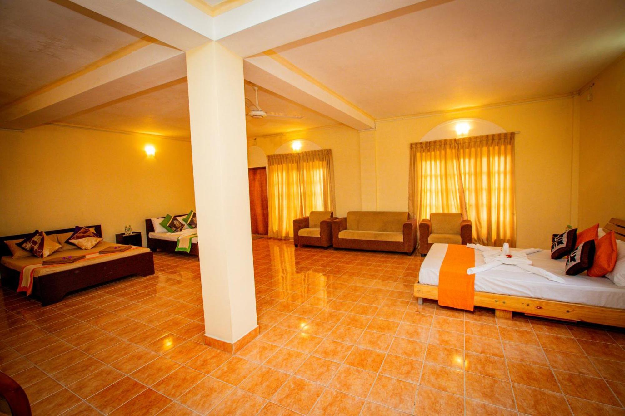 Sunbloom Inn Канди Экстерьер фото